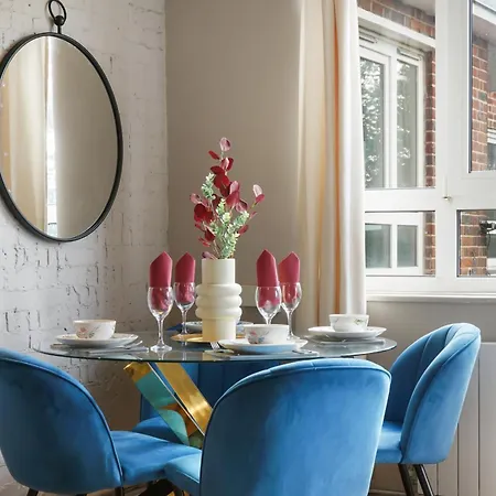 Lovely 2 Bedroom Flat In London-Balcony - Sleeps 6 Exterior photo
