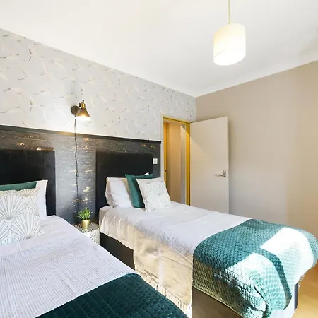Lovely 2 Bedroom Flat In London-Balcony - Sleeps 6 Exterior photo