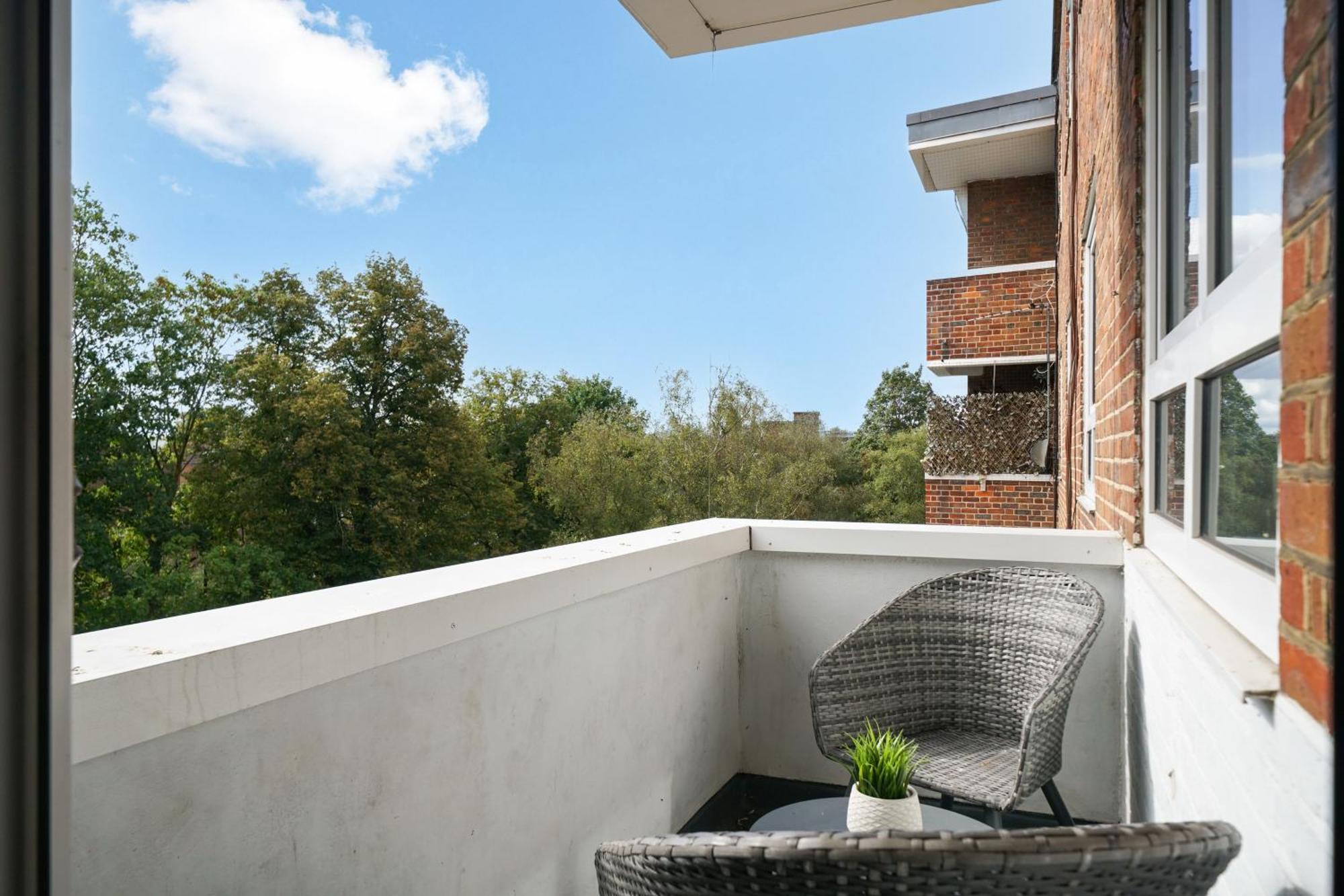 Appartamento Designer 2 Bedroom Flat In London-balcony-sleeps 6 Londra